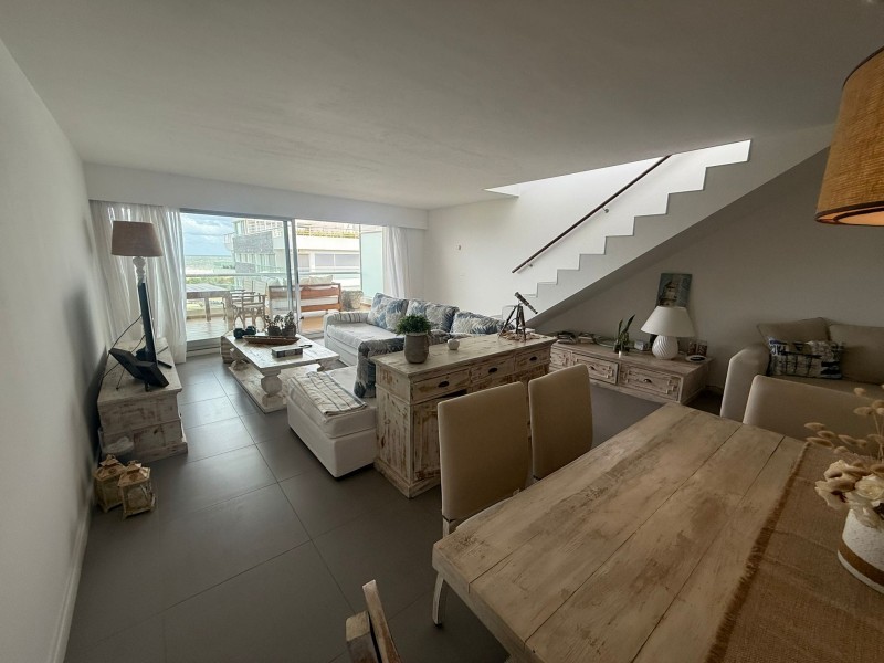 Departamento en alquiler con tres dormitorios en suite